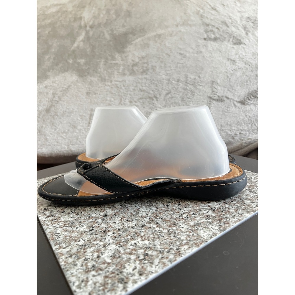 Born Black Leather Thong Sandals Womens 10 Flat Flip Flops Classic Old Money - Picture 2 of 11